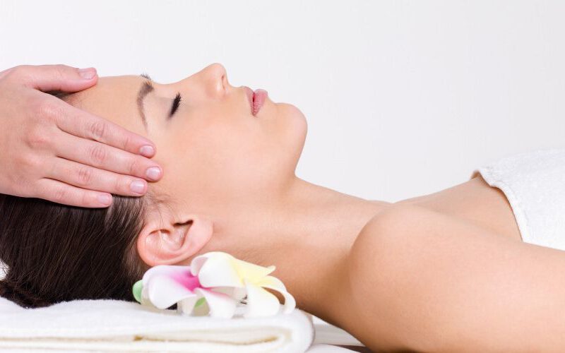 Masaż kobido – naturalny lifting twarzy